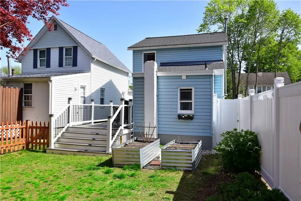 89 Rock Avenue Warwick RI 02889