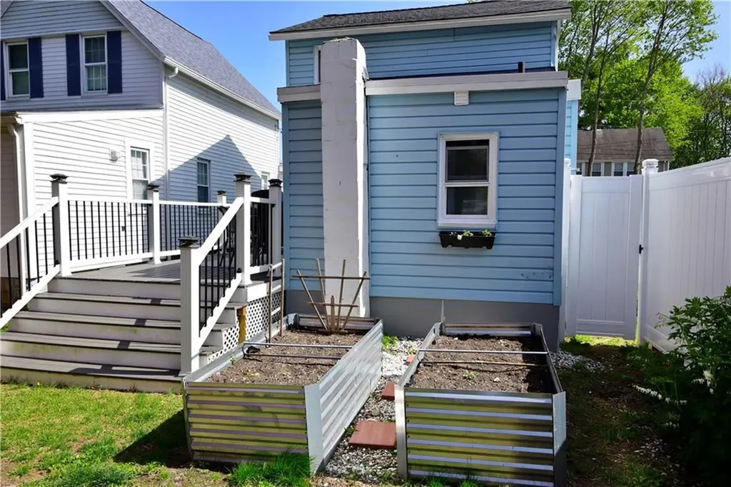 89 Rock Avenue Warwick RI 02889