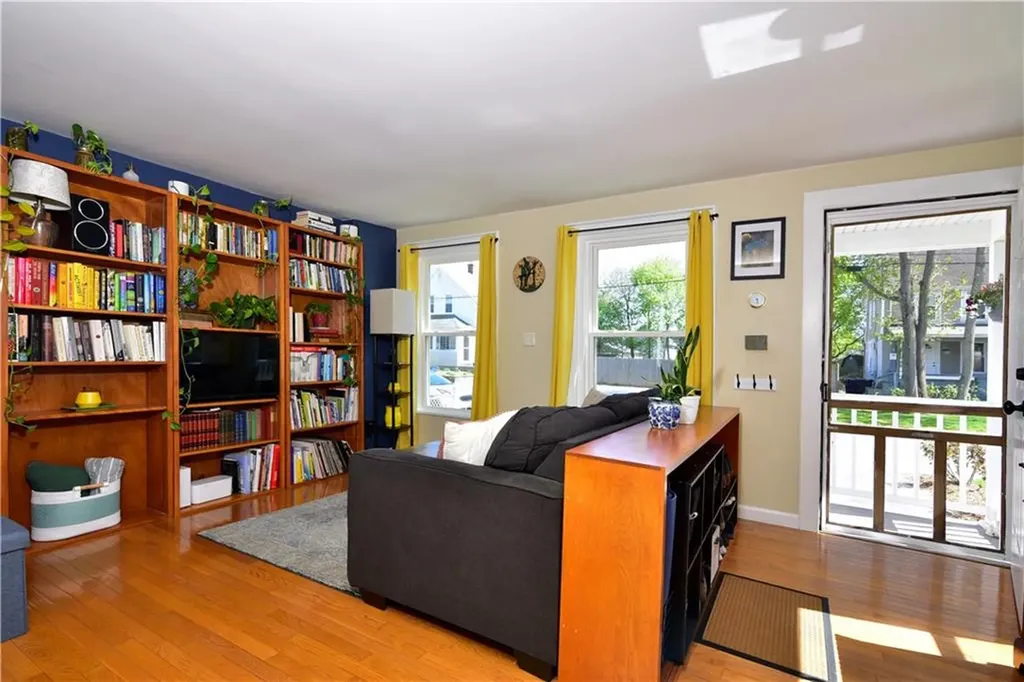 89 Rock Avenue Warwick RI 02889