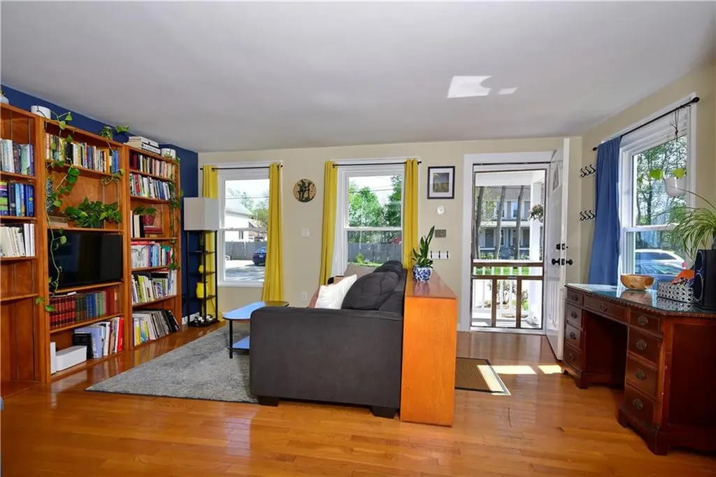 89 Rock Avenue Warwick RI 02889