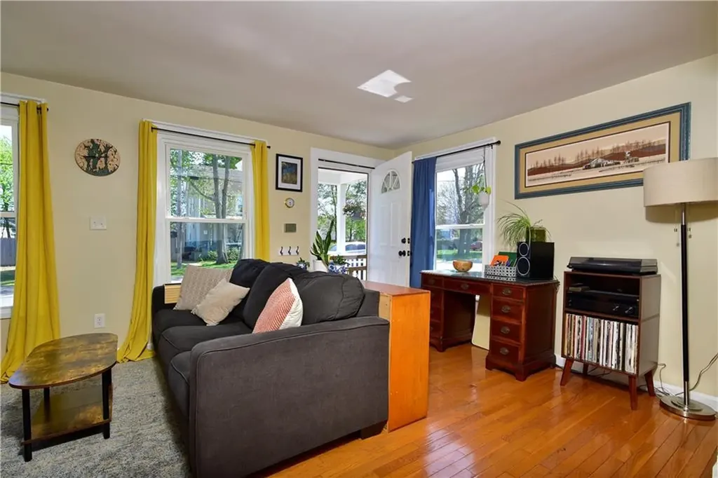 89 Rock Avenue Warwick RI 02889