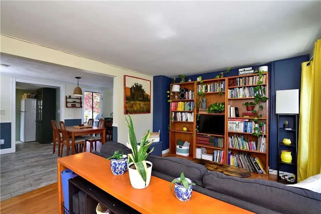 89 Rock Avenue Warwick RI 02889