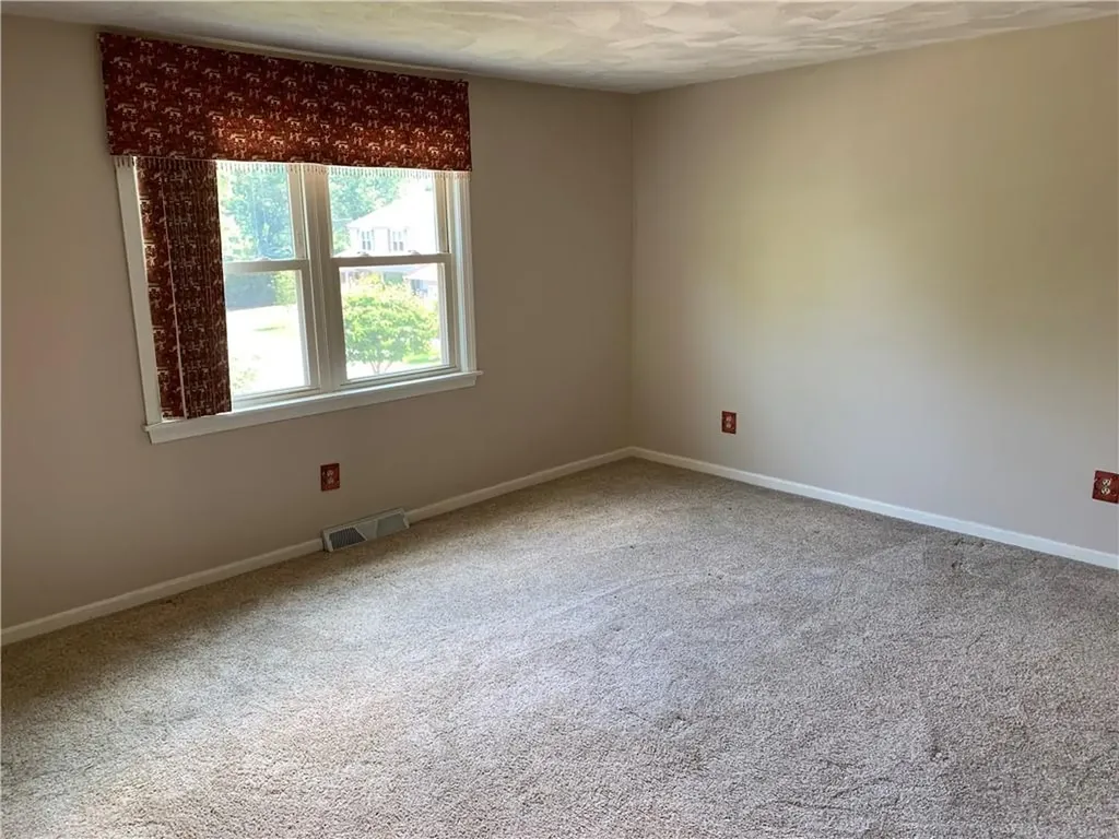 236 Old Forge Road Warwick RI 02818