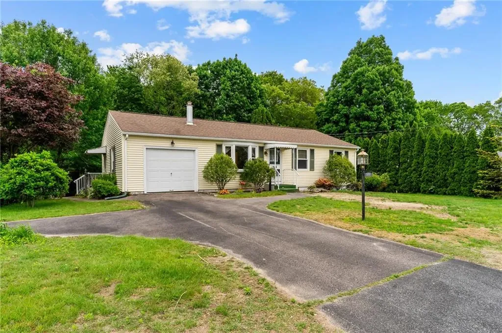 599 Walnut Hill Road Woonsocket RI 02895
