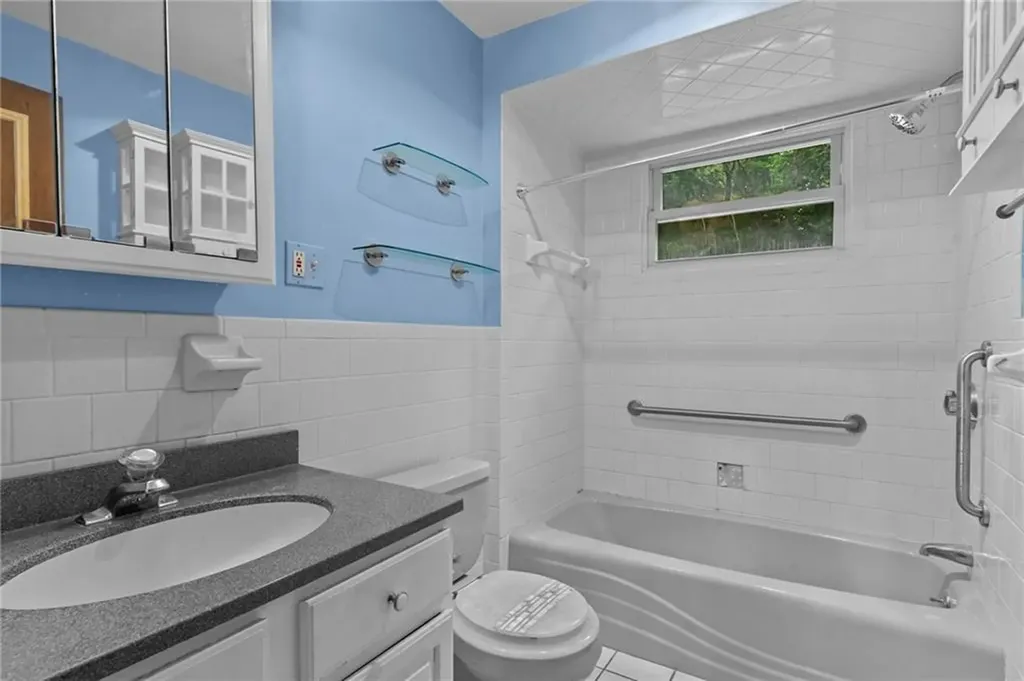 599 Walnut Hill Road Woonsocket RI 02895