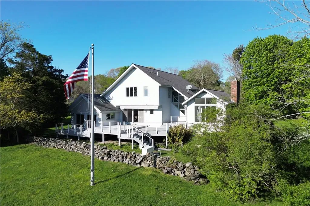 176 Winnisimet Drive Tiverton RI 02878