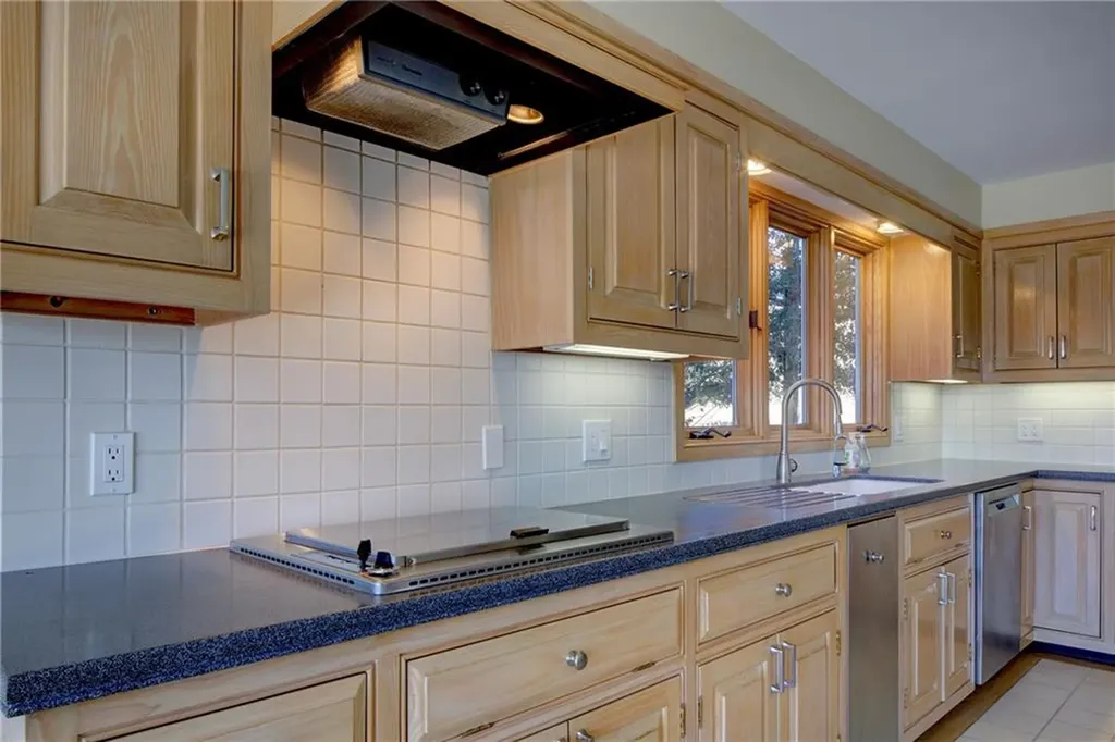 176 Winnisimet Drive Tiverton RI 02878
