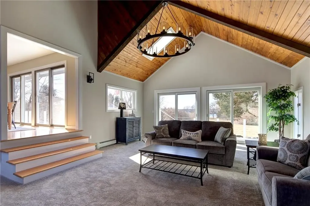 176 Winnisimet Drive Tiverton RI 02878