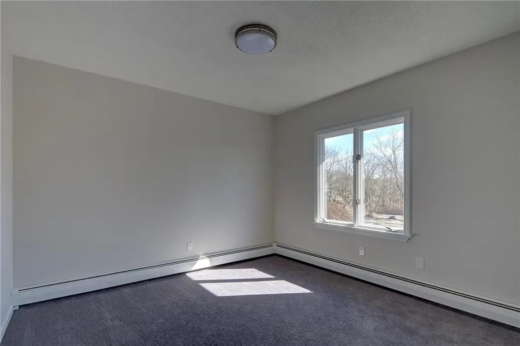 176 Winnisimet Drive Tiverton RI 02878