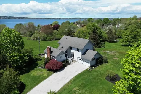 176 Winnisimet Drive Tiverton RI 02878