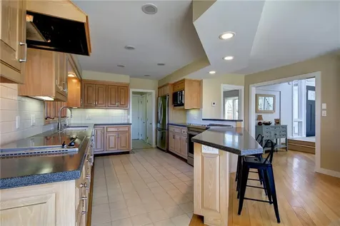 176 Winnisimet Drive Tiverton RI 02878