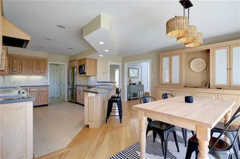 176 Winnisimet Drive Tiverton RI 02878