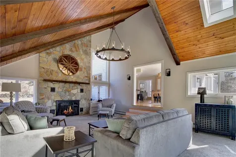 176 Winnisimet Drive Tiverton RI 02878