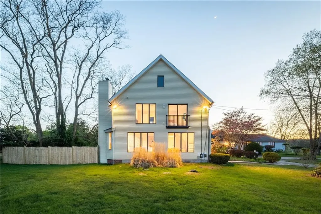 1705 Wampanoag Trail Barrington RI 02806