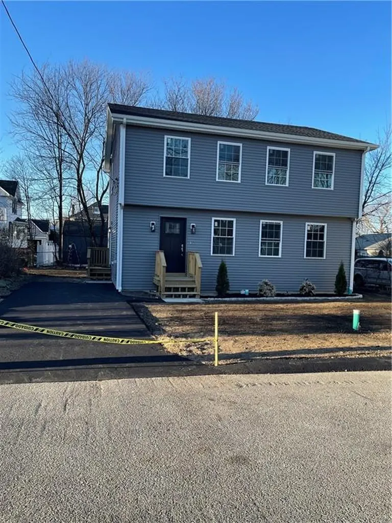 87 Dunedin Street Cranston RI 02920