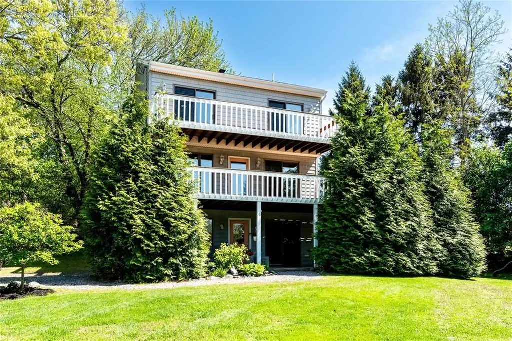 25 Spanker Street Jamestown RI 02835