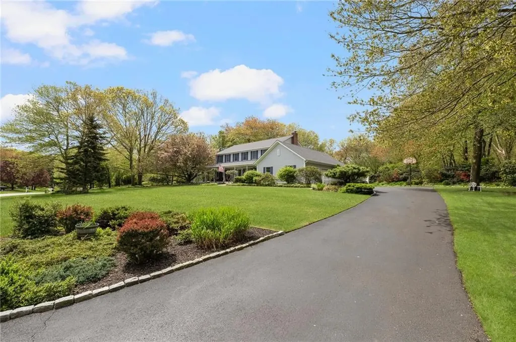 34 Finch Lane North Kingstown RI 02874