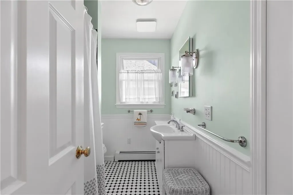 479 Wolcott Avenue Middletown RI 02842