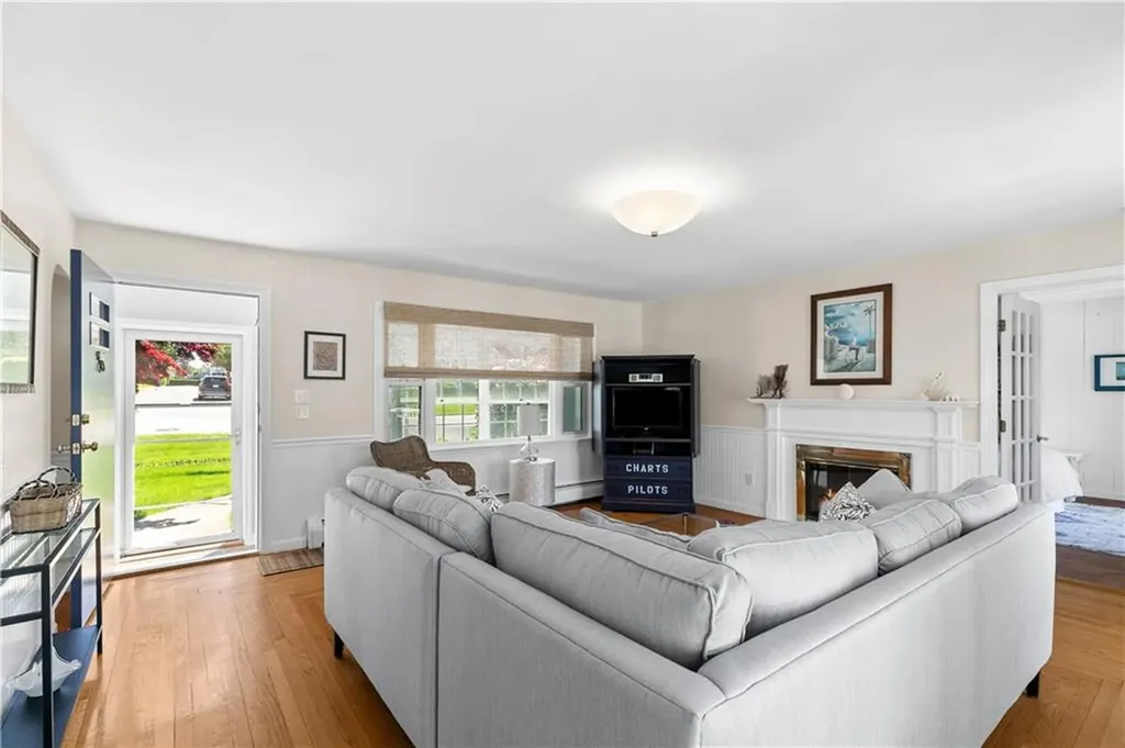 479 Wolcott Avenue Middletown RI 02842