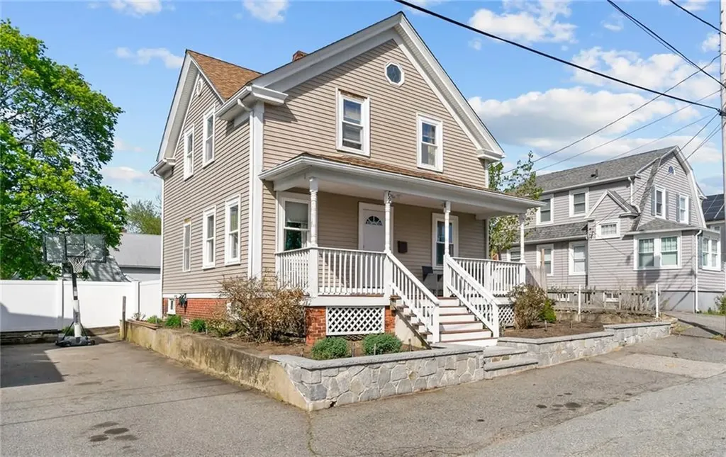 62 Orlo Avenue East Providence RI 02914