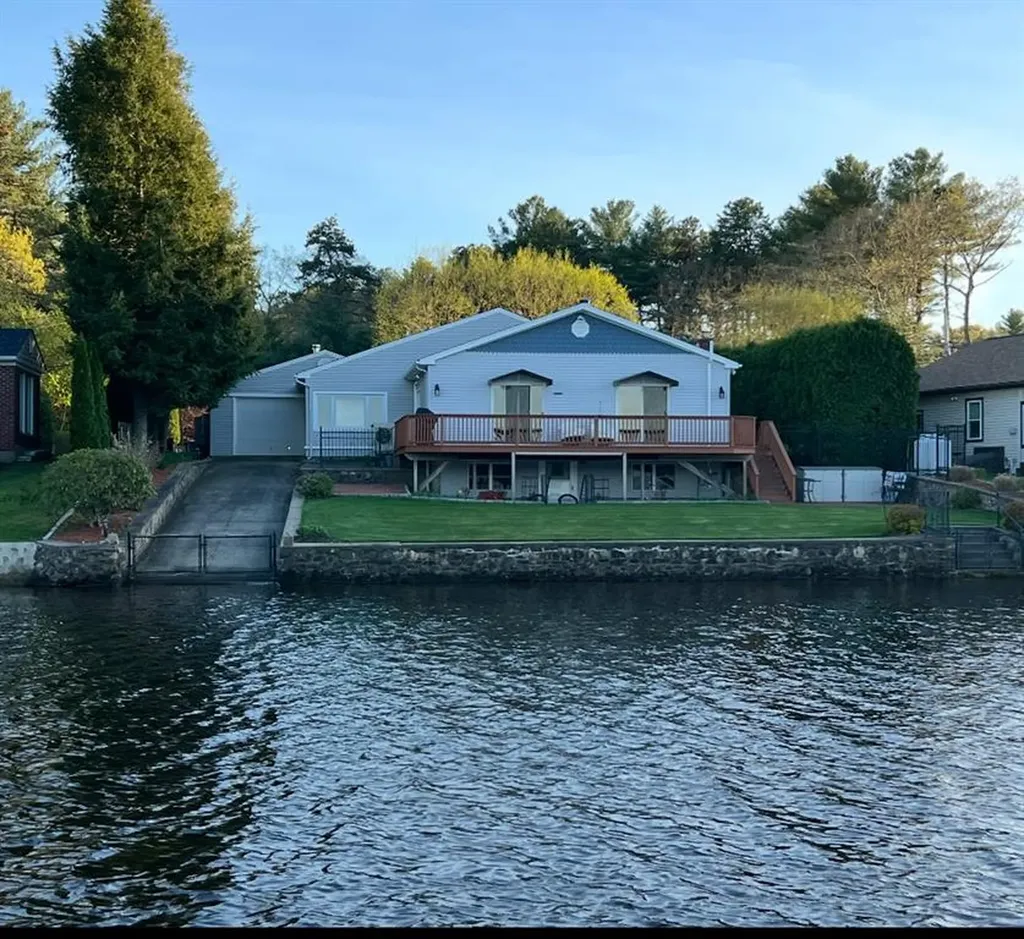 133 Reservoir Road Coventry RI 02816