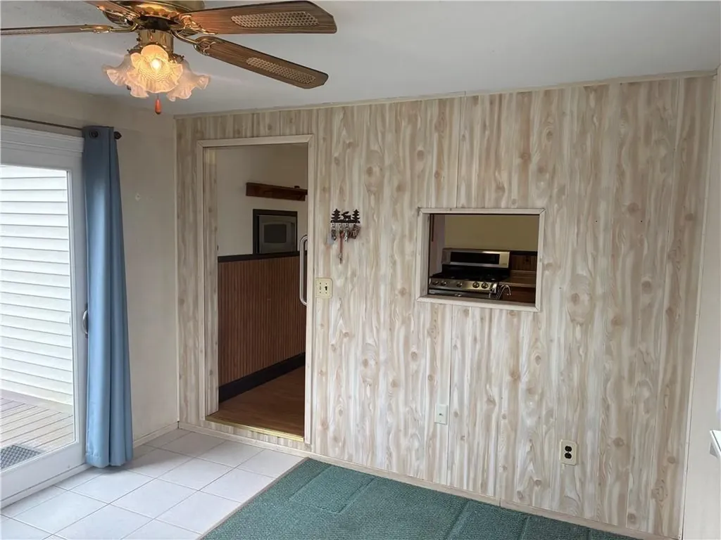 357 Chapmans Avenue Warwick RI 02886