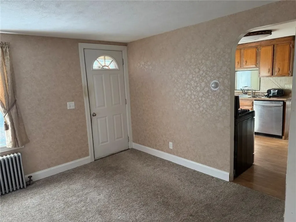357 Chapmans Avenue Warwick RI 02886