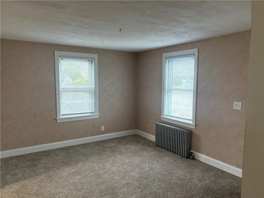 357 Chapmans Avenue Warwick RI 02886