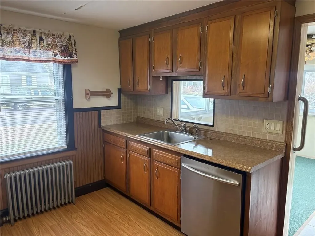 357 Chapmans Avenue Warwick RI 02886