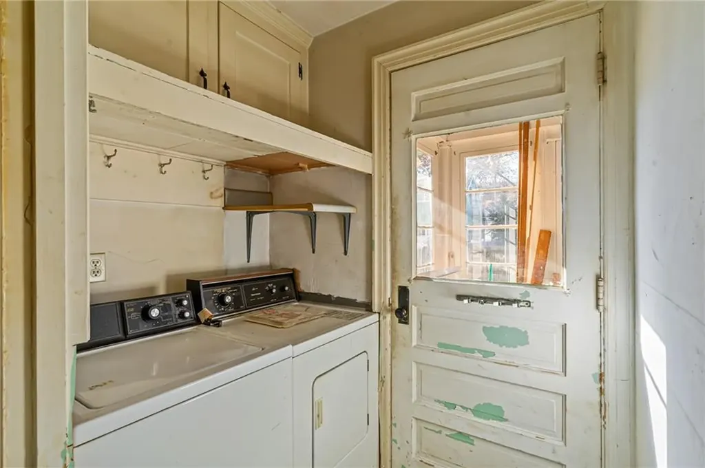32 Dedham Avenue Providence RI 02909