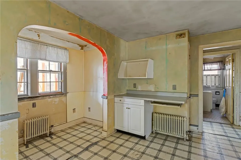 32 Dedham Avenue Providence RI 02909
