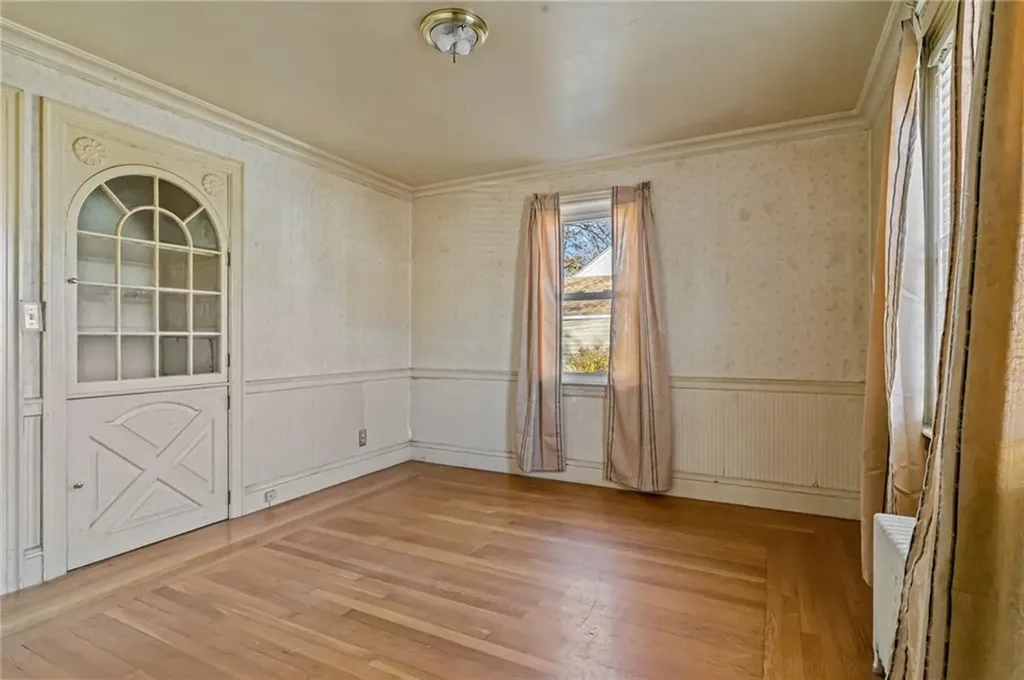 32 Dedham Avenue Providence RI 02909