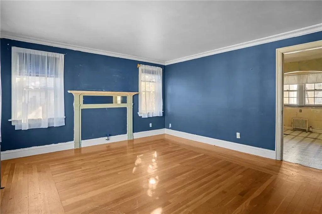 32 Dedham Avenue Providence RI 02909