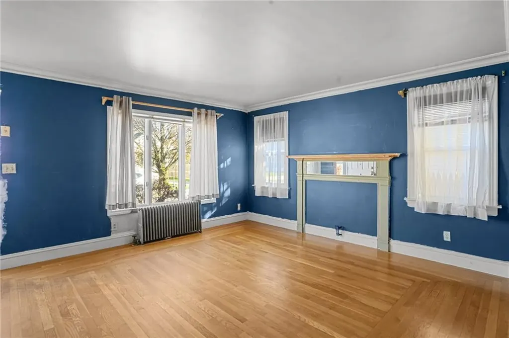 32 Dedham Avenue Providence RI 02909