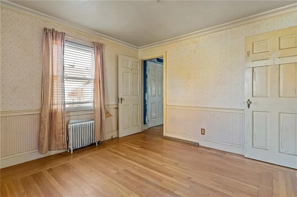 32 Dedham Avenue Providence RI 02909