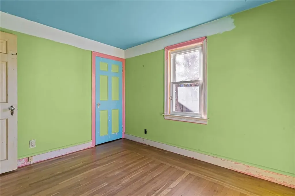 32 Dedham Avenue Providence RI 02909