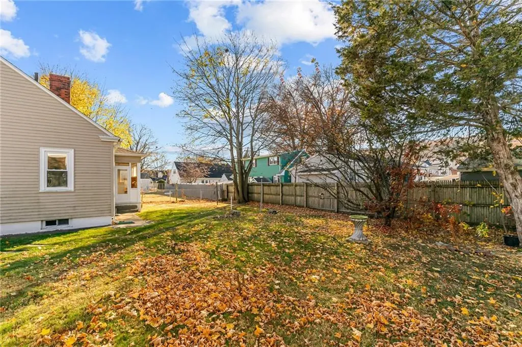 32 Dedham Avenue Providence RI 02909