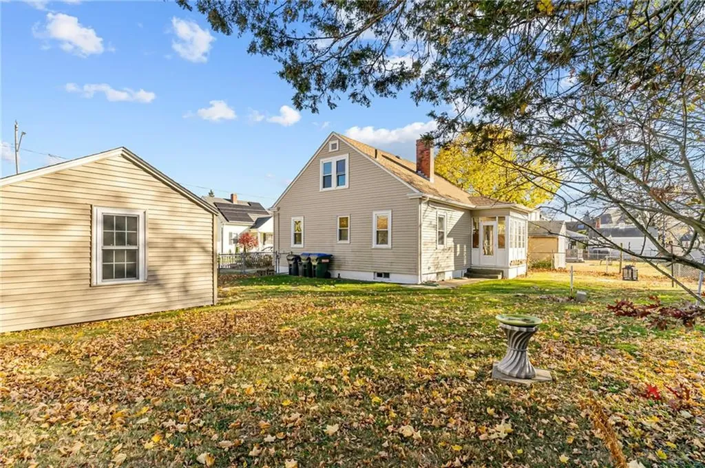 32 Dedham Avenue Providence RI 02909