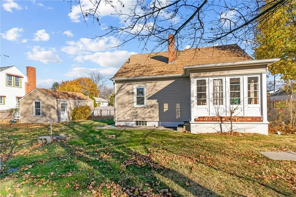 32 Dedham Avenue Providence RI 02909