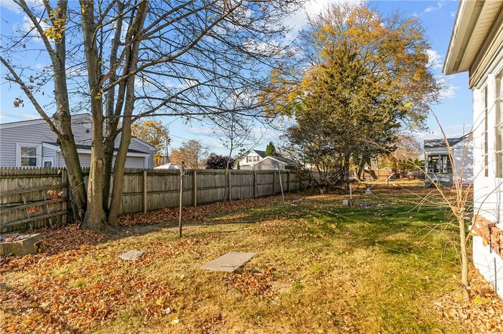 32 Dedham Avenue Providence RI 02909