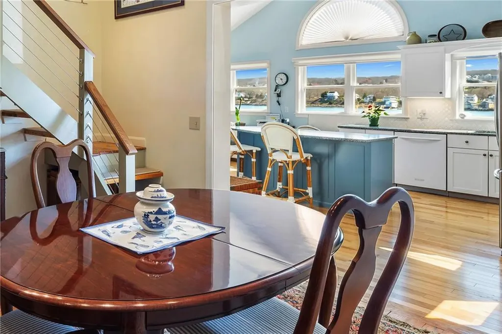 31 Narragansett Boulevard Portsmouth RI 02871