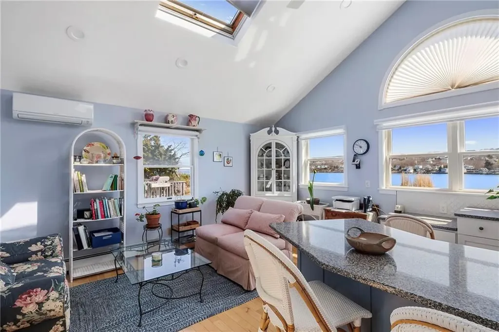 31 Narragansett Boulevard Portsmouth RI 02871