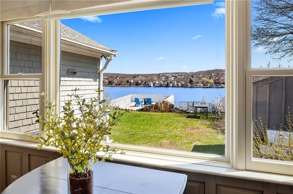 31 Narragansett Boulevard Portsmouth RI 02871