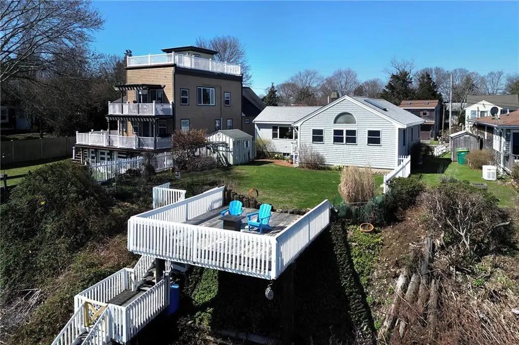31 Narragansett Boulevard Portsmouth RI 02871