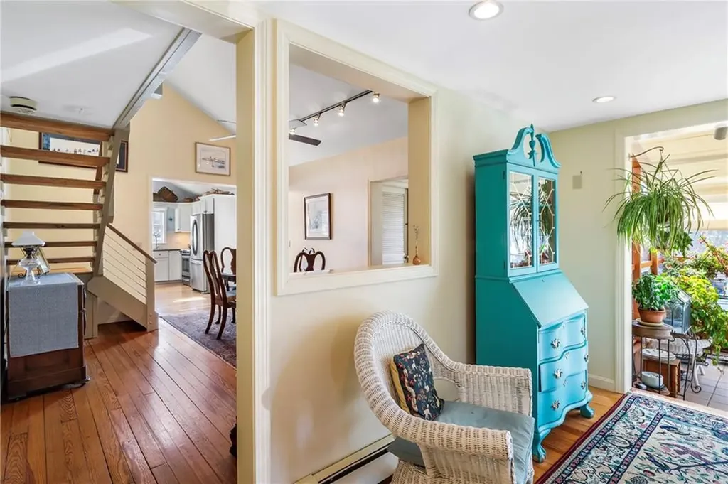 31 Narragansett Boulevard Portsmouth RI 02871