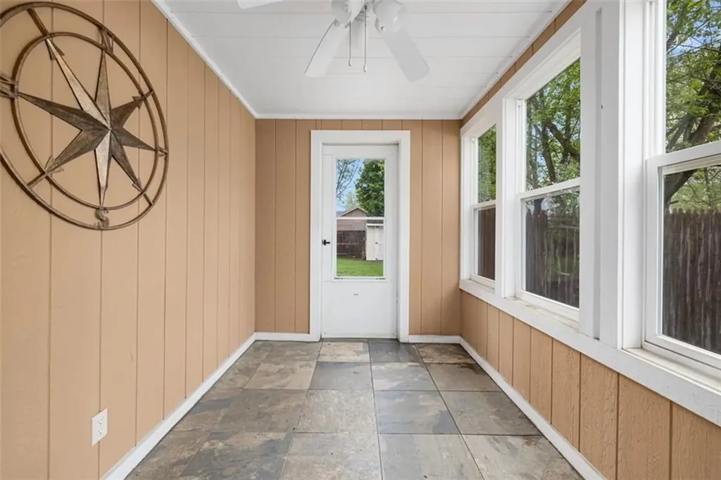 83 Myrtle Avenue Warwick RI 02886