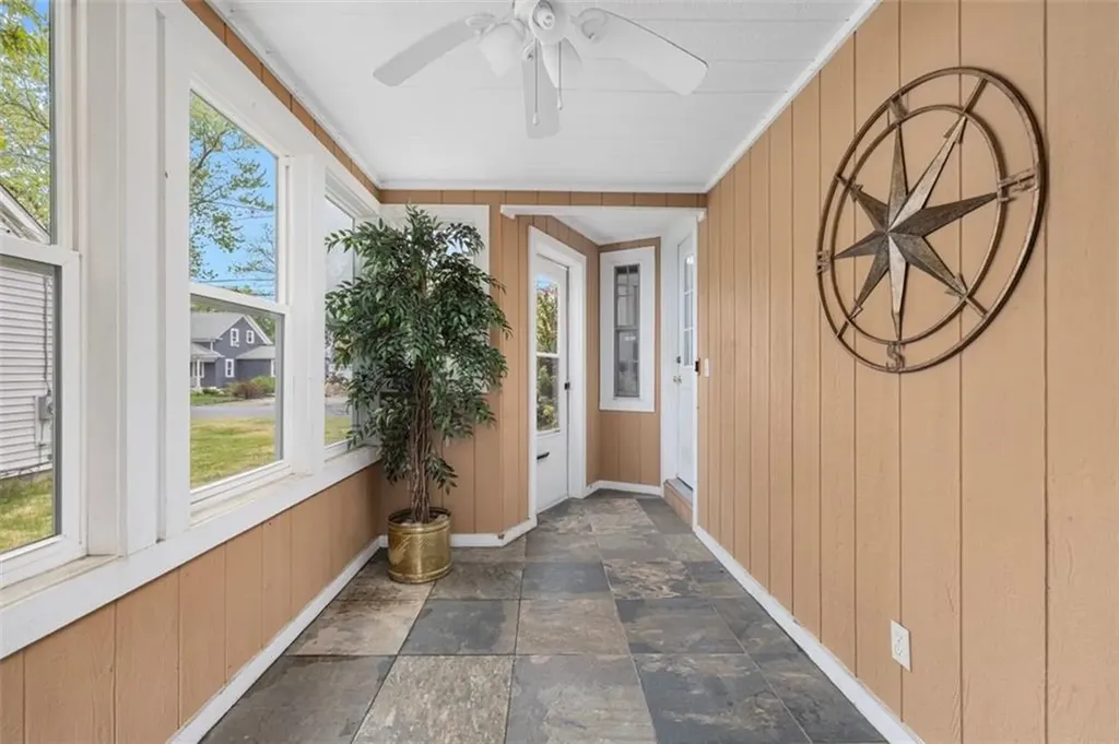 83 Myrtle Avenue Warwick RI 02886