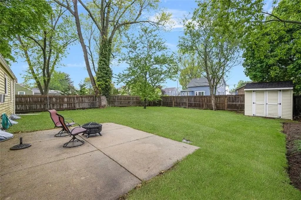 83 Myrtle Avenue Warwick RI 02886