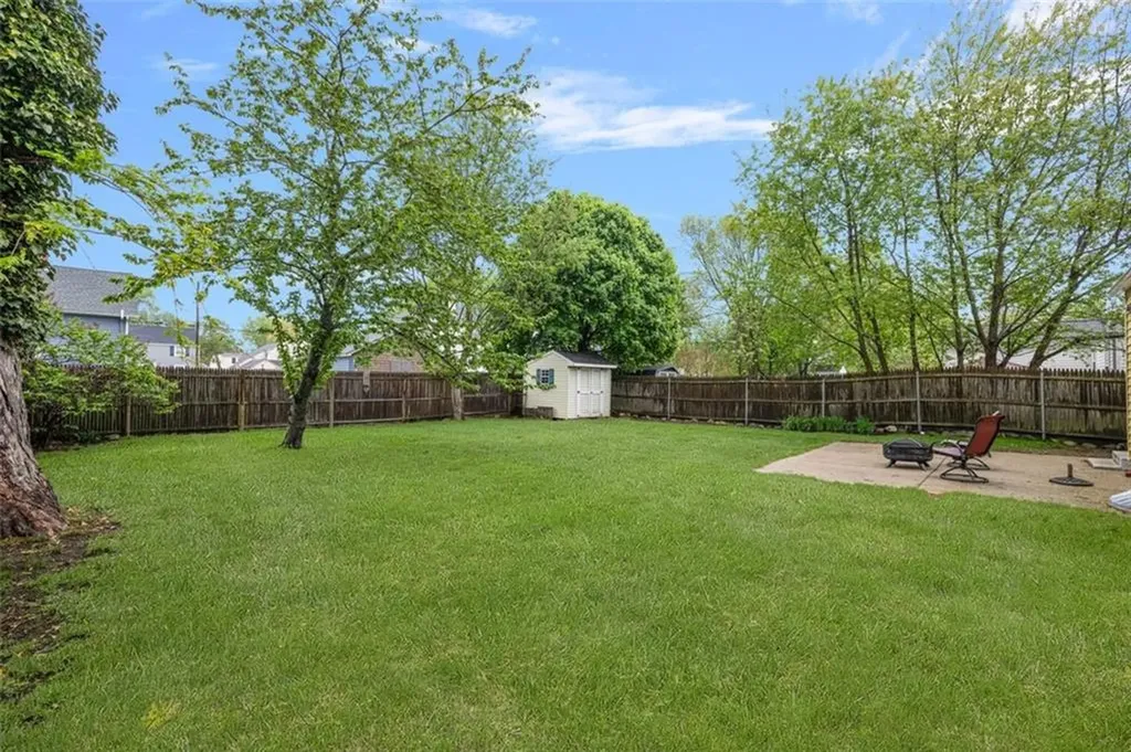 83 Myrtle Avenue Warwick RI 02886
