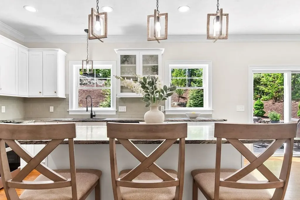 13 Vincent Way Cumberland RI 02864